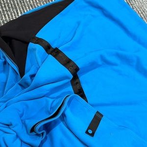 Lululemon Vinyassa scarf black and blue